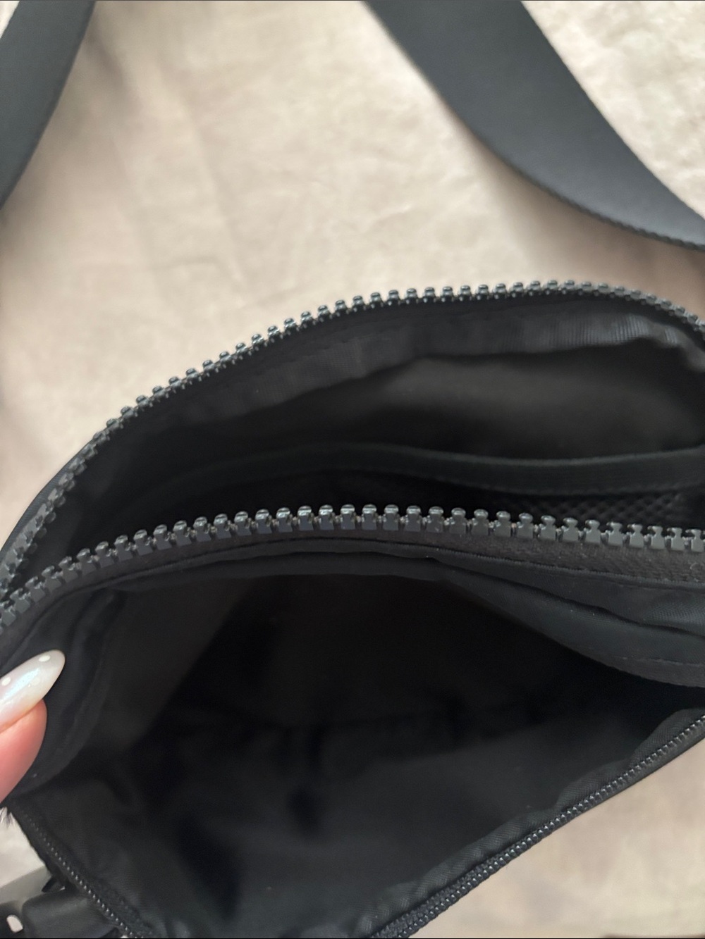 lululemon athletica Black Crossbody Sling Bag - Picture 5 of 5